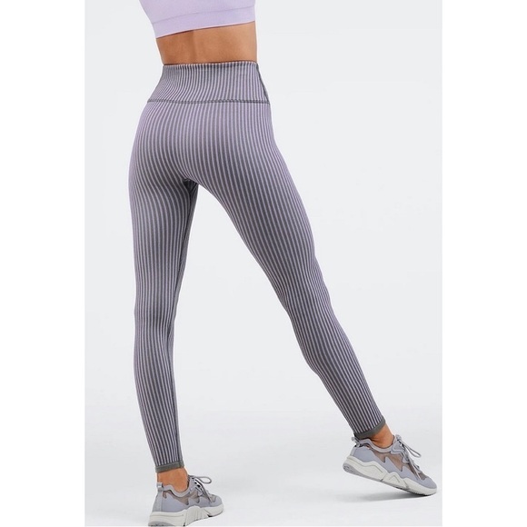 Fabletics High-Waisted Seamless Rib Leggings Iron Gray Hazy Iris Size Small - Picture 8 of 9